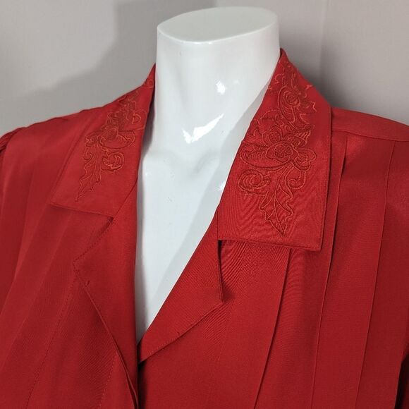 90s satin blouse, Red blouse, Embroidered collar, flowy shirt, pleated front - Picture 4 of 8